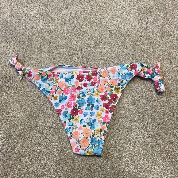 NWOT - Women’s Cute Floral Print Tie Side Stretchy Bikini Bottom (Floral Print) - Picture 10 of 11